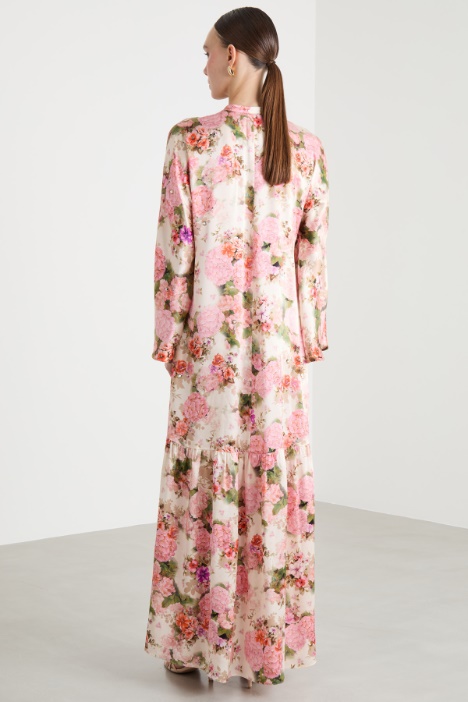 Abito fluido in raso