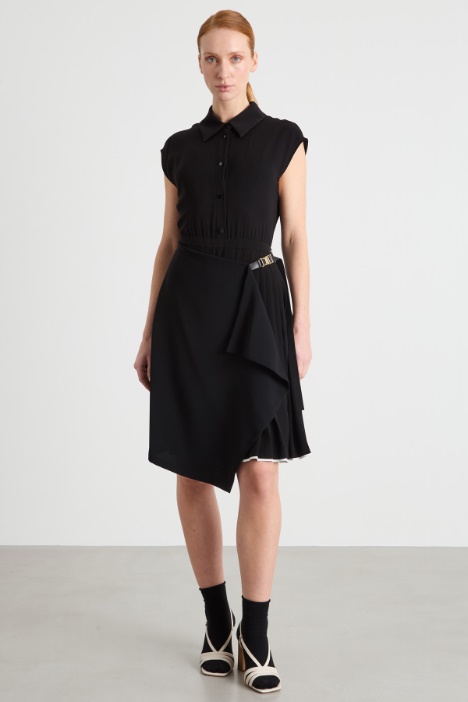 Vestido de cady con panel envolvente