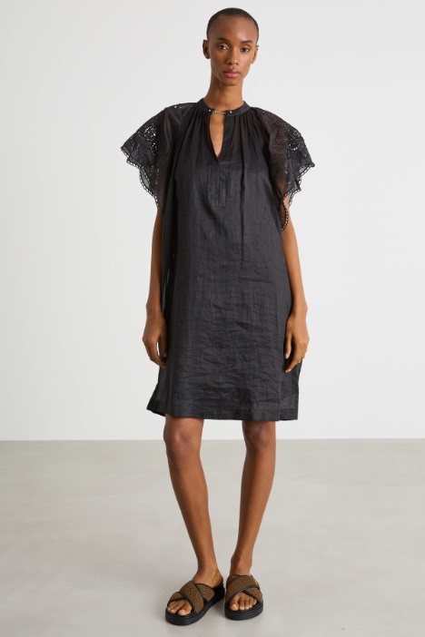 Abito con ricamo sangallo