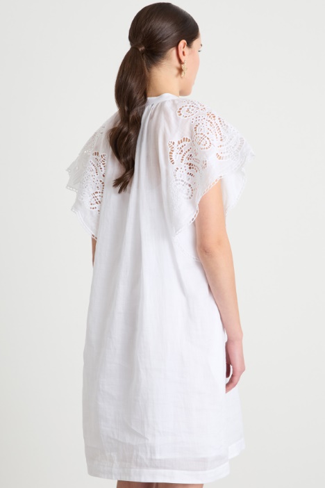 Abito con ricamo sangallo