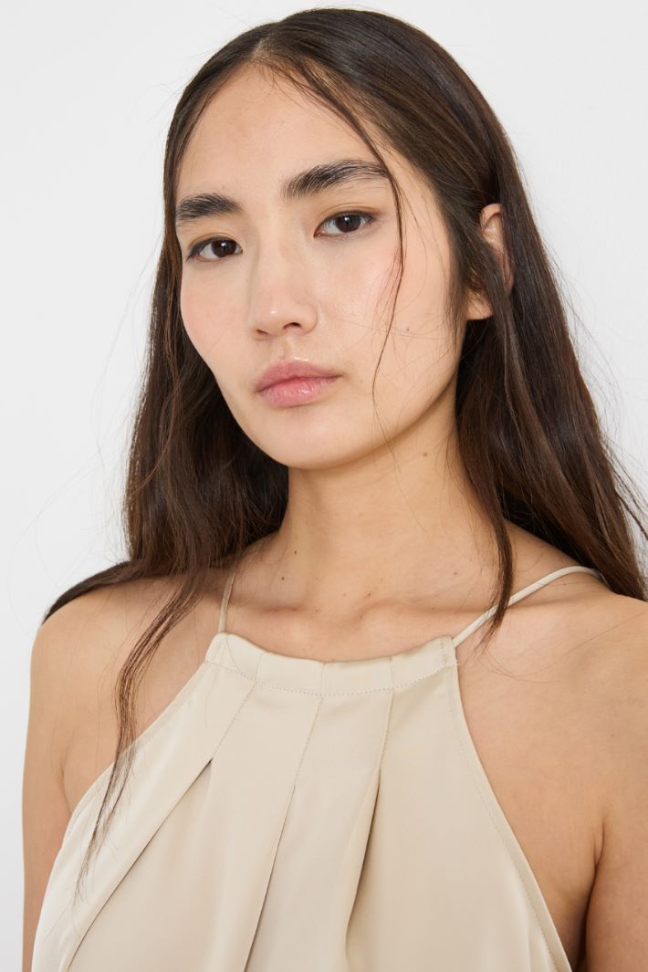 Satin halterneck jumpsuit Intrend - 3