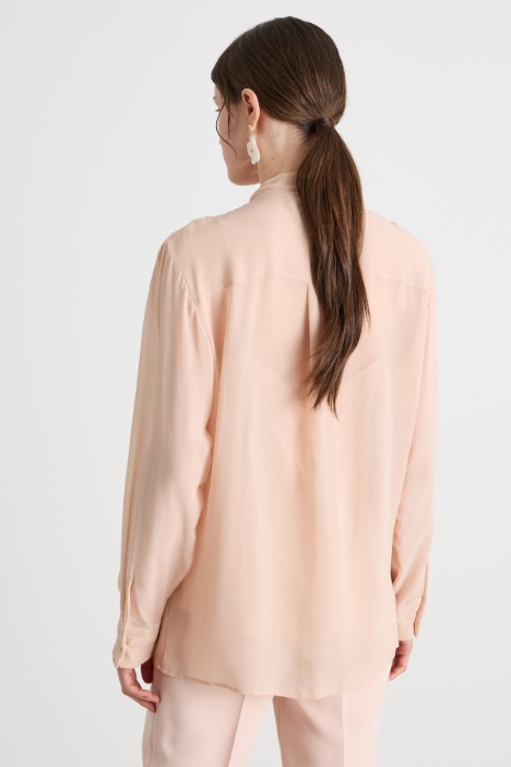 Blusa in georgette con collo a foulard