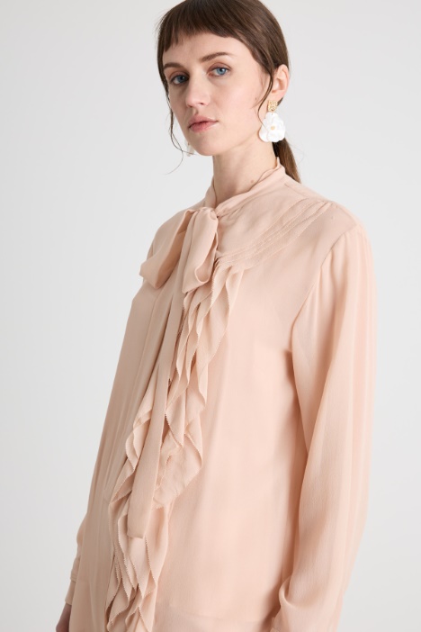 Blusa in georgette con collo a foulard