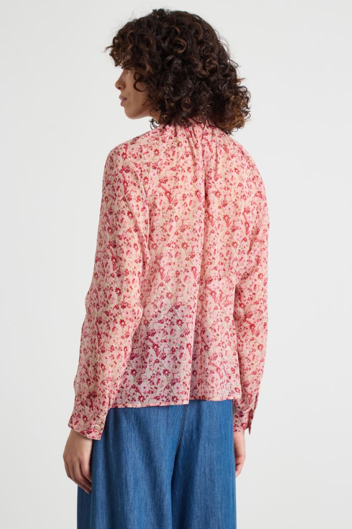 Blusa con collo a foulard Intrend - 4