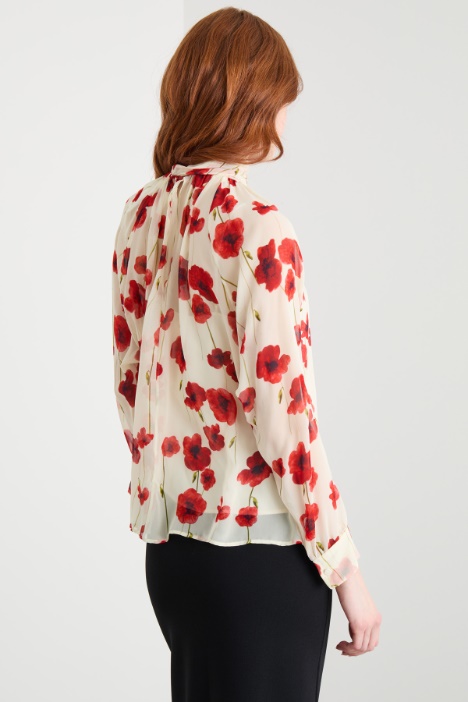 Blusa con collo a foulard