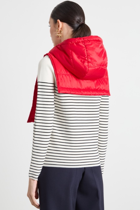 Cuello-capucha reversible