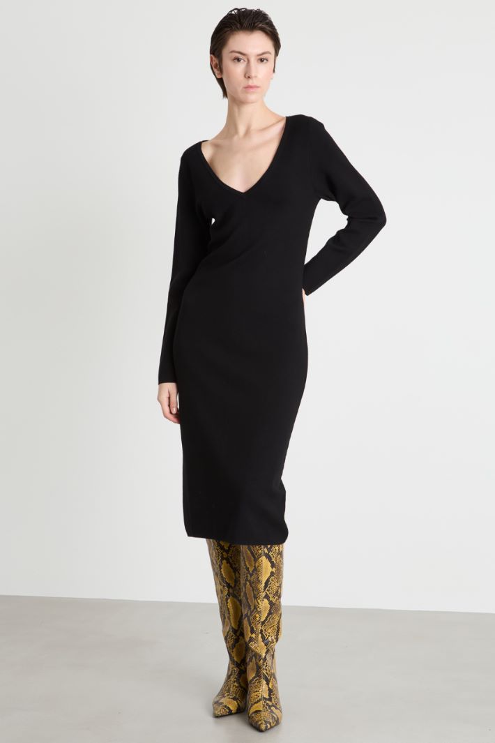 V-neck knit dress Intrend - 2