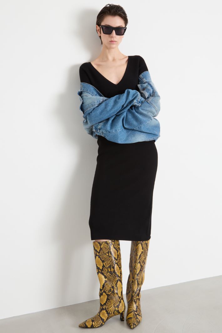 V-neck knit dress Intrend