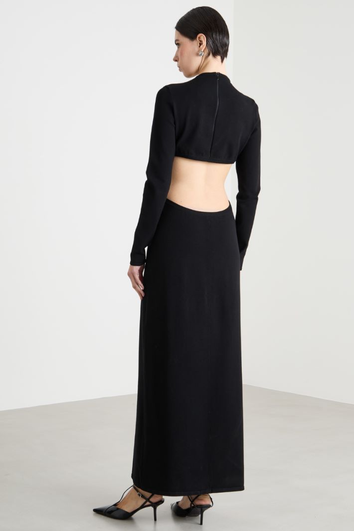 Slim-Fit Cut-Out Back Dress Intrend - 4
