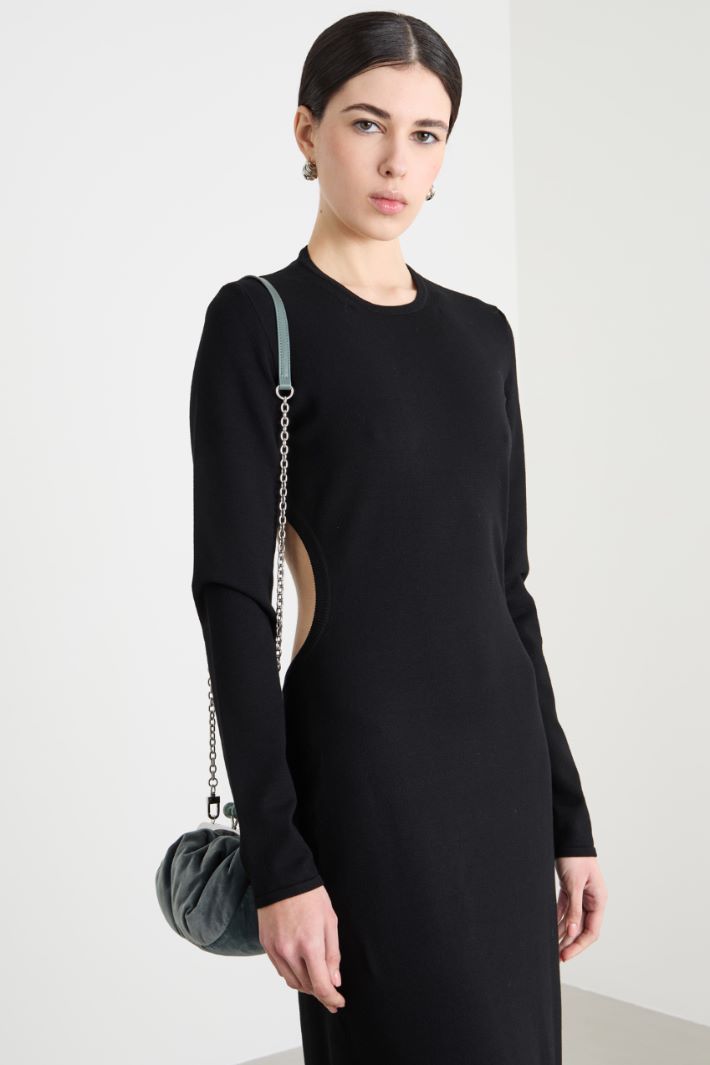 Slim-Fit Cut-Out Back Dress Intrend - 2