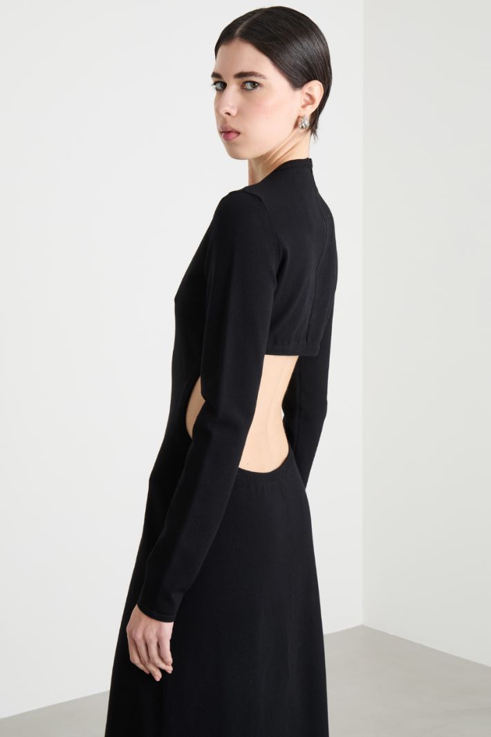 Slim-Fit Cut-Out Back Dress Intrend - 3
