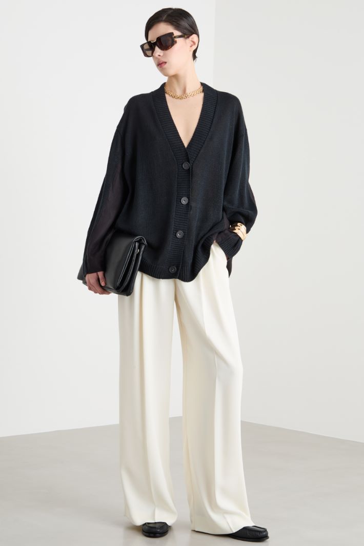 Oversized V-neck cardigan Intrend
