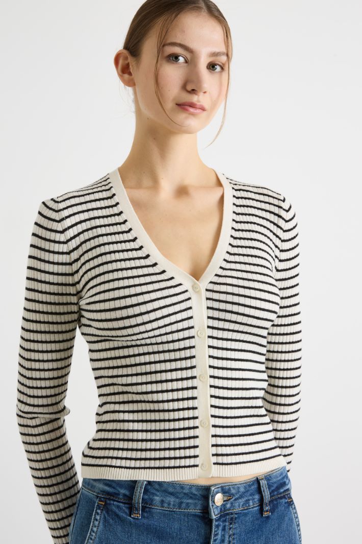 Slim-fit V-neck cardigan Intrend - 3