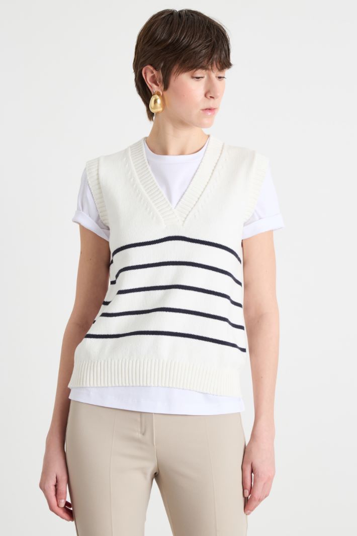 V-neck gilet Intrend - 2