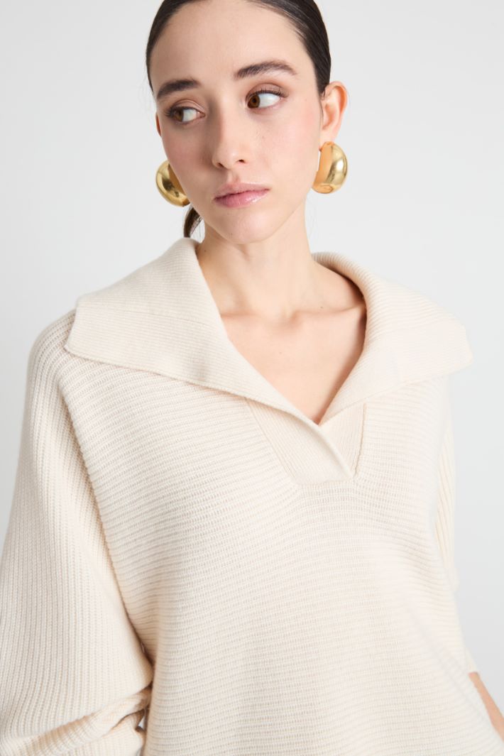 Oversized-Collar Jumper Intrend - 3