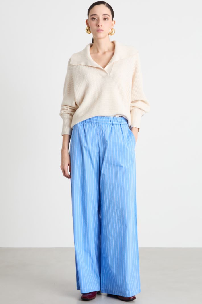 Oversized-Collar Jumper Intrend