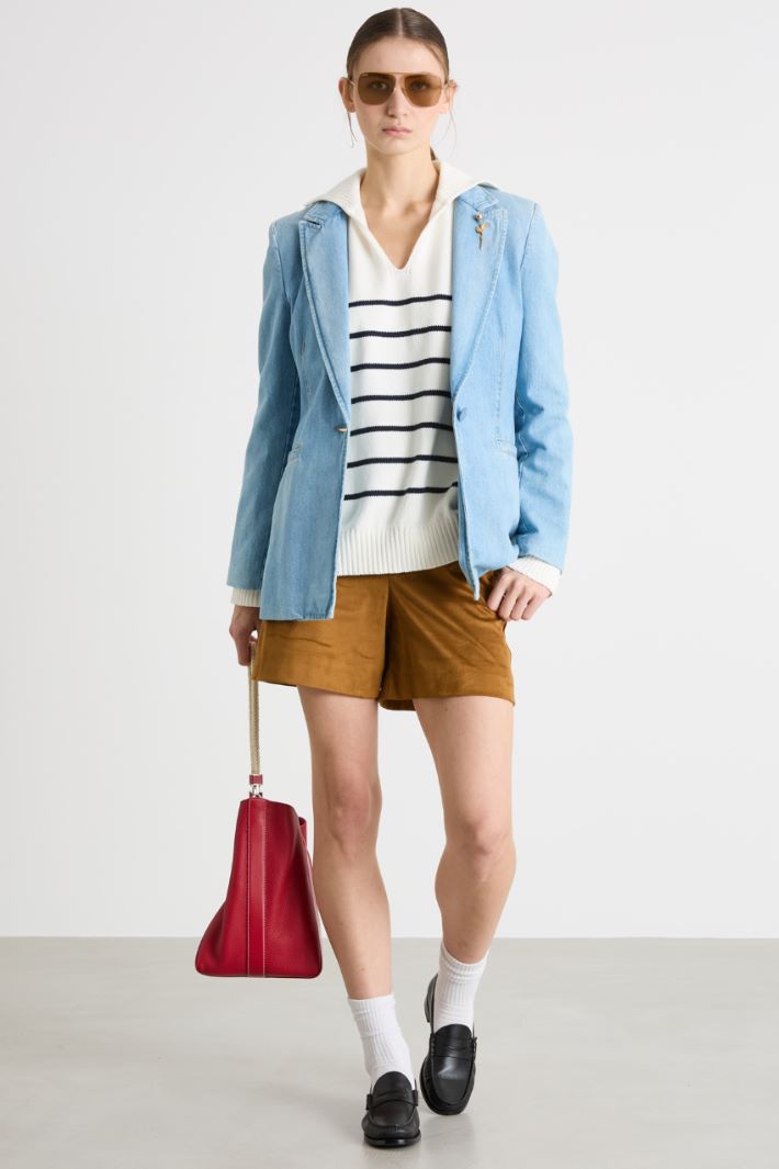 Loose-fit jumper with pointed collar Intrend