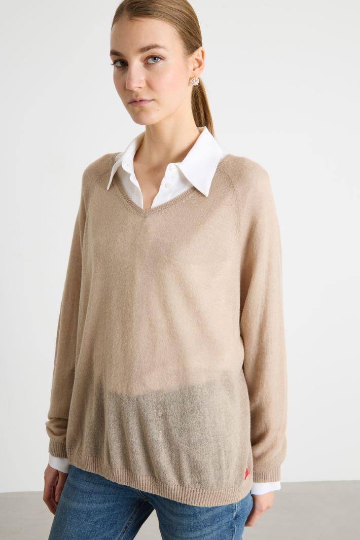 Wide V-neck jumper Intrend - 2