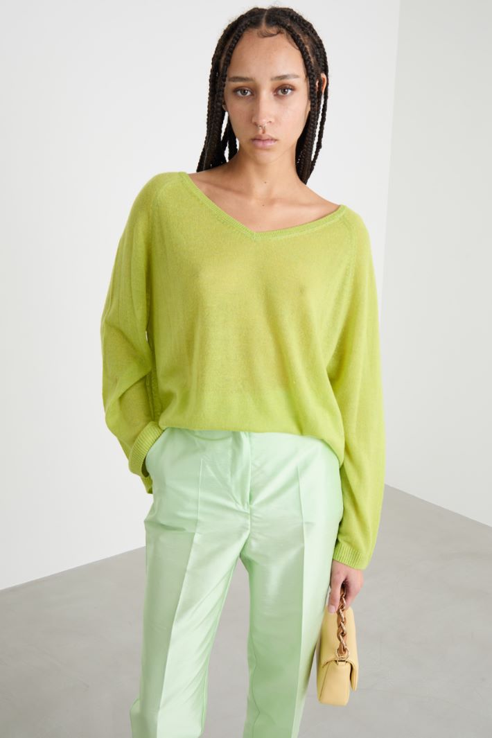 Wide V-neck jumper Intrend - 2
