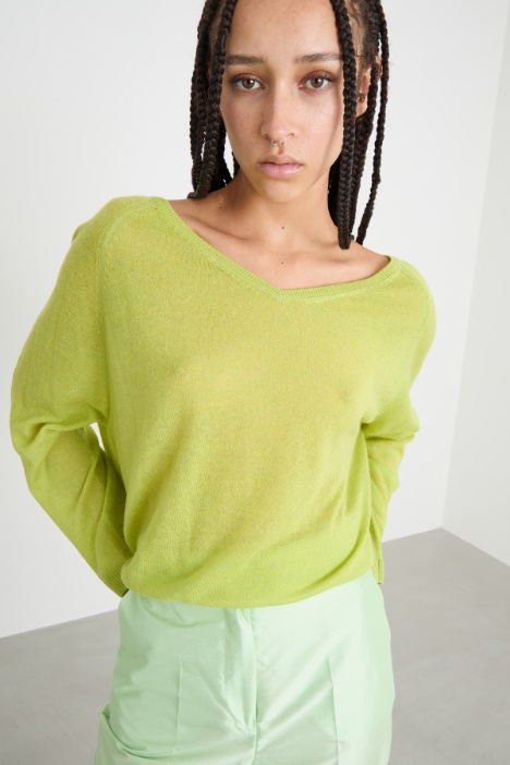 Jersey con profundo escote en V