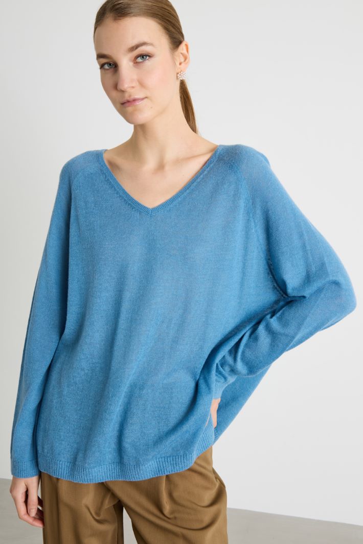 Wide V-neck jumper Intrend - 2