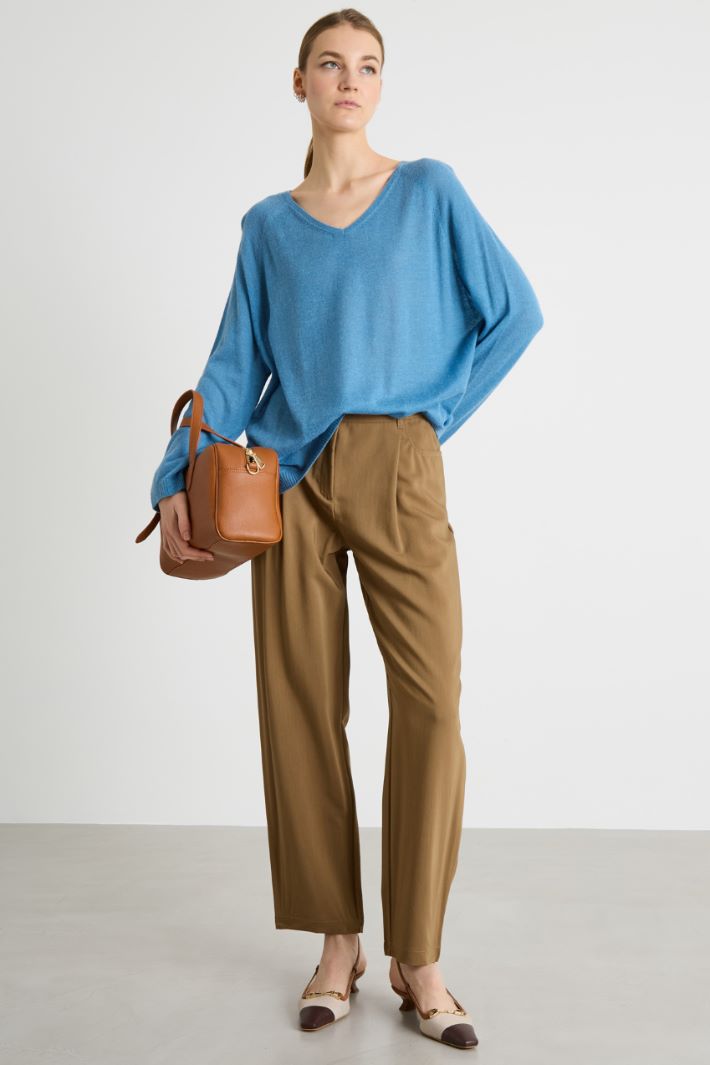 Wide V-neck jumper Intrend