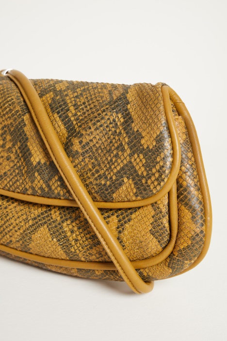 Clutch de napa acolchada