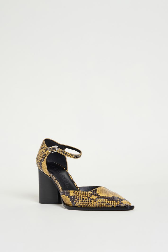 Python-print leather Mary Janes Intrend - 2