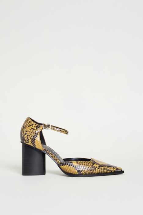 Python-print leather Mary Janes Intrend