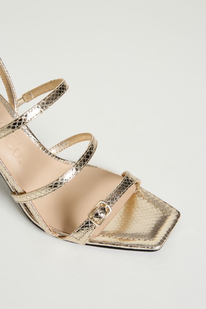 Metallic-finish sandals Intrend - 4