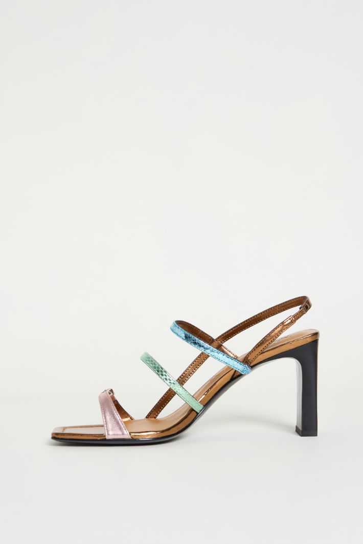 Metallic-finish sandals Intrend - 3