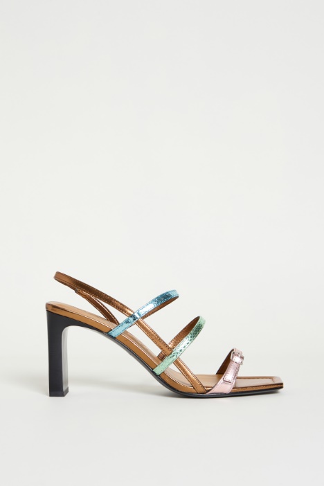 Metallic-finish sandals Intrend