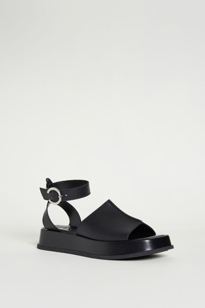 Leather platform sandals Intrend - 2