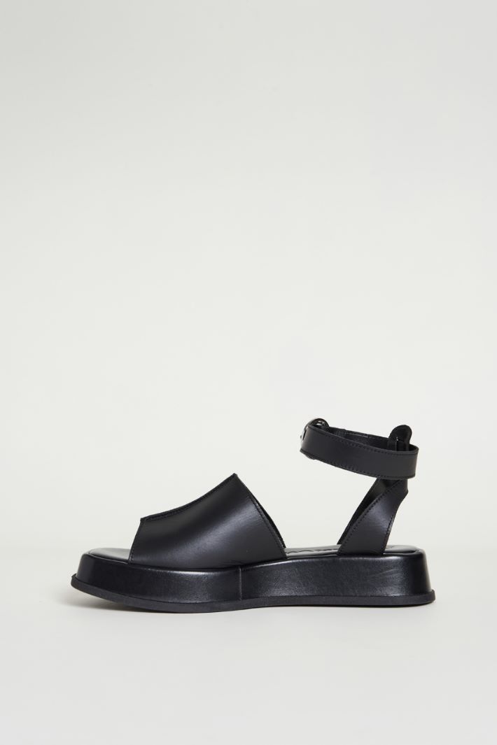 Leather platform sandals Intrend - 3