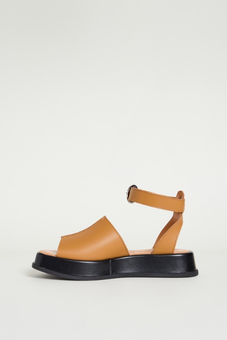 Sandali platform in pelle