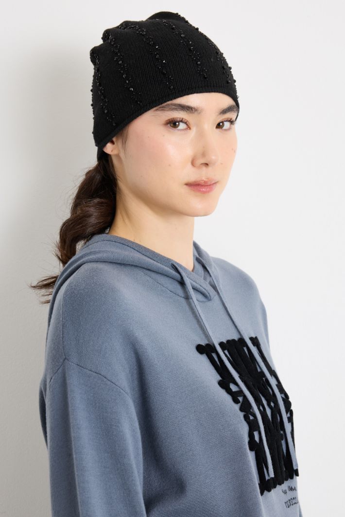 Bijou-Embroidered Beanie Intrend - 2
