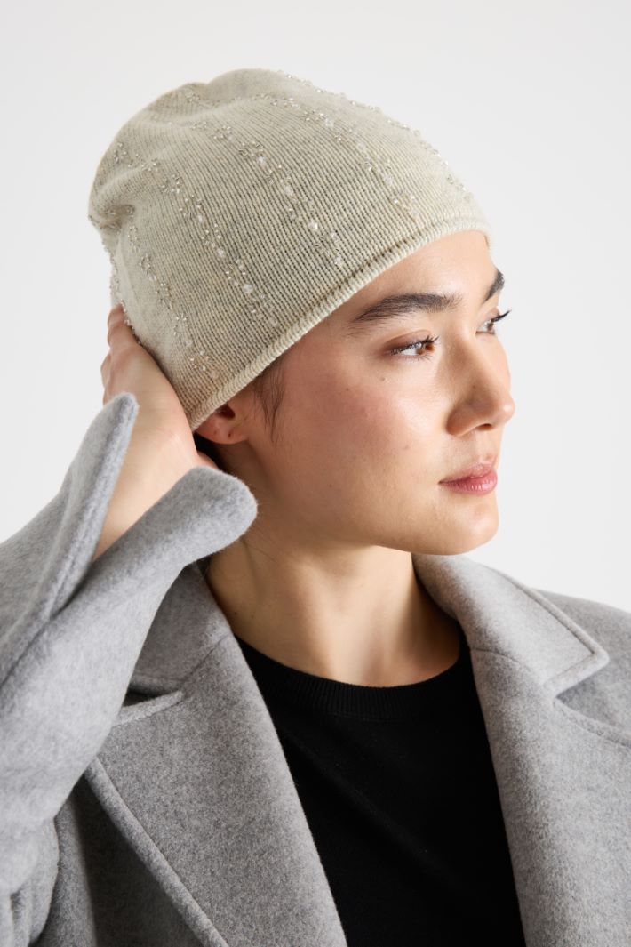 Bijou-Embroidered Beanie Intrend - 2
