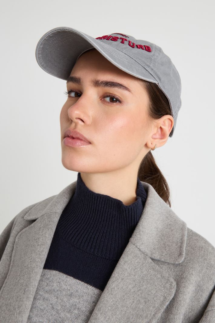 Embroidered baseball cap Intrend - 2