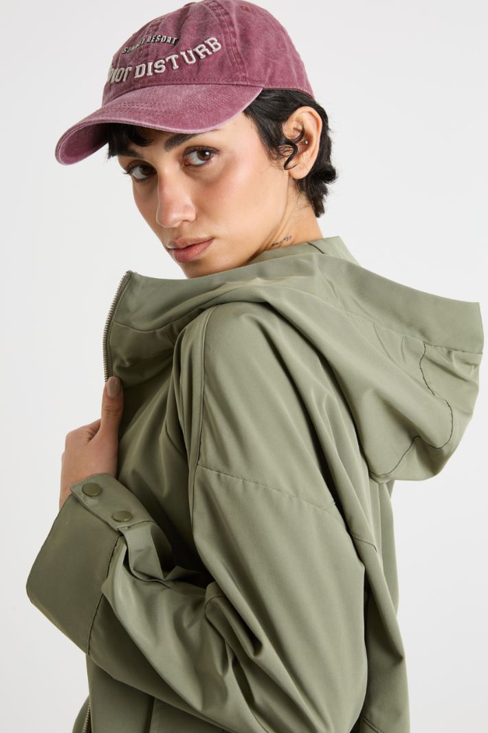 Embroidered baseball cap Intrend