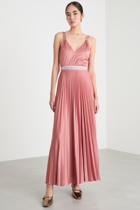 Plissé maxi dress Intrend