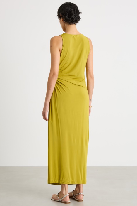 Abito aderente con cut-out