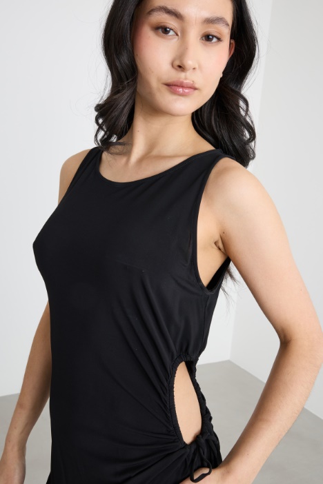 Abito aderente con cut-out