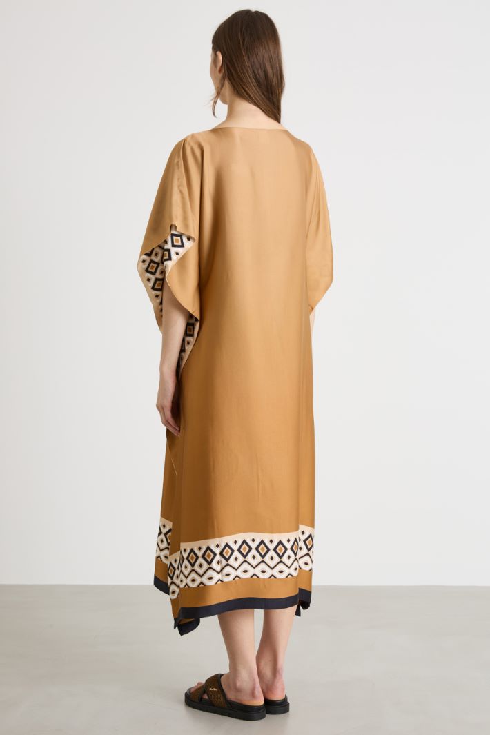 Oversized printed viscose kaftan Intrend - 3
