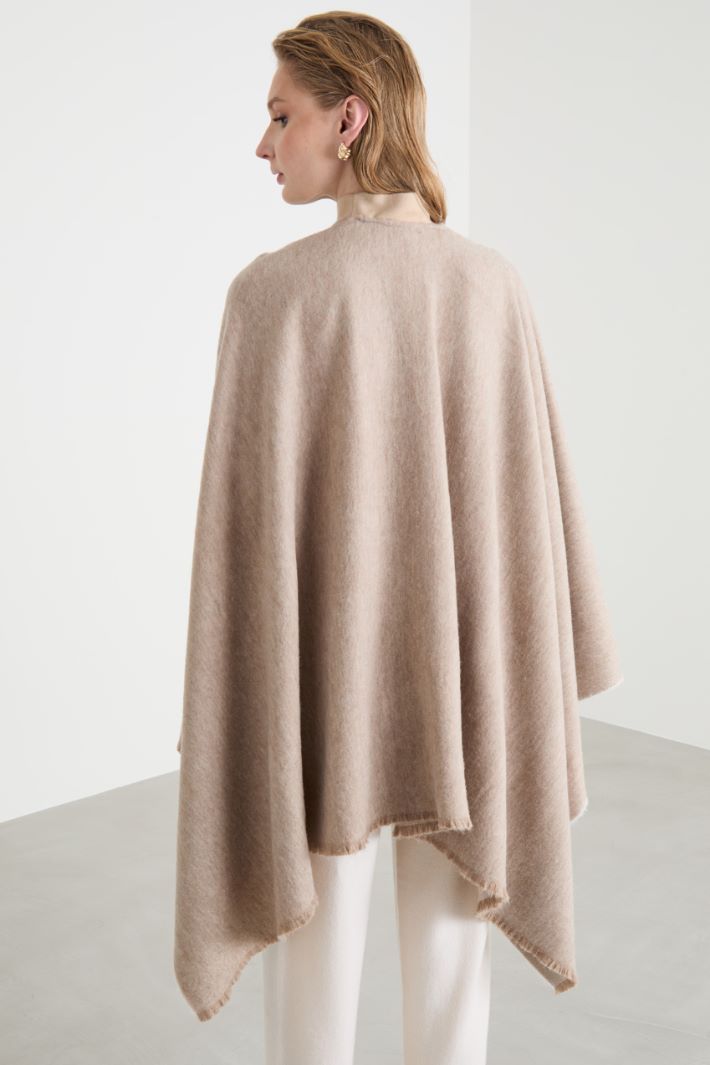 Patterned maxi poncho Intrend - 4