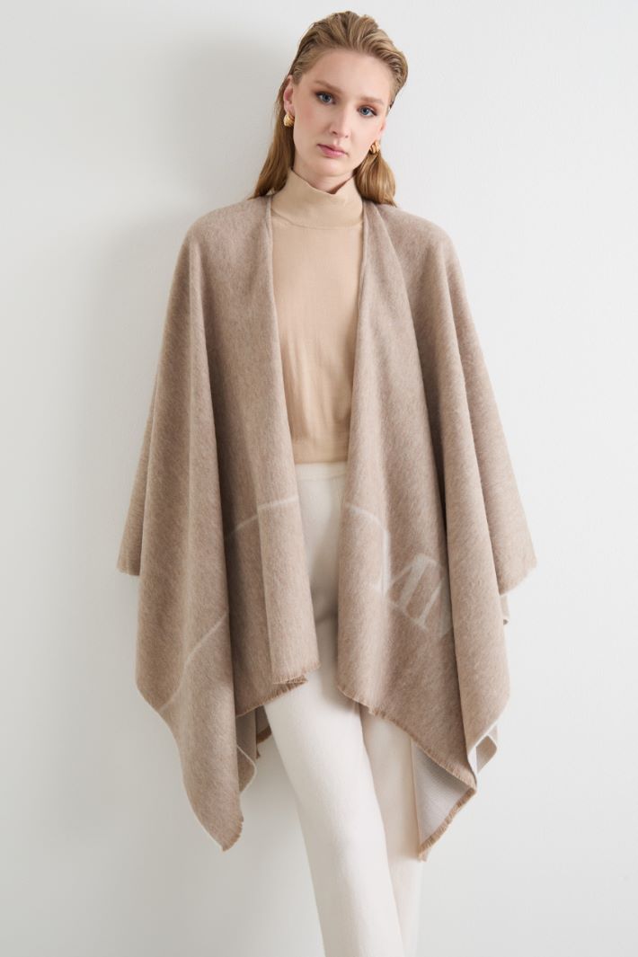 Patterned maxi poncho Intrend - 2