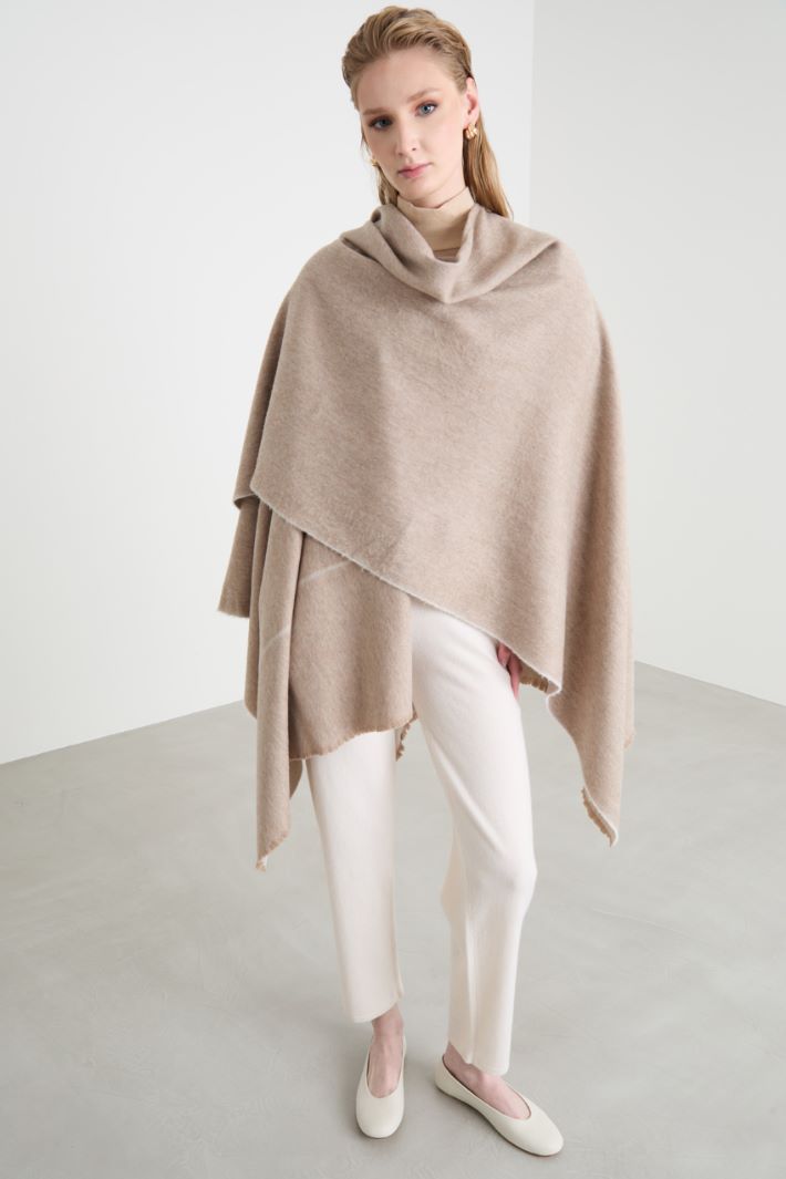 Patterned maxi poncho Intrend - 3