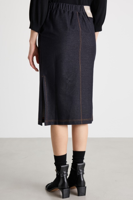 Falda midi con aberturas