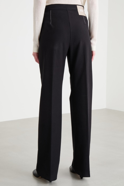 Pantalone con nervature