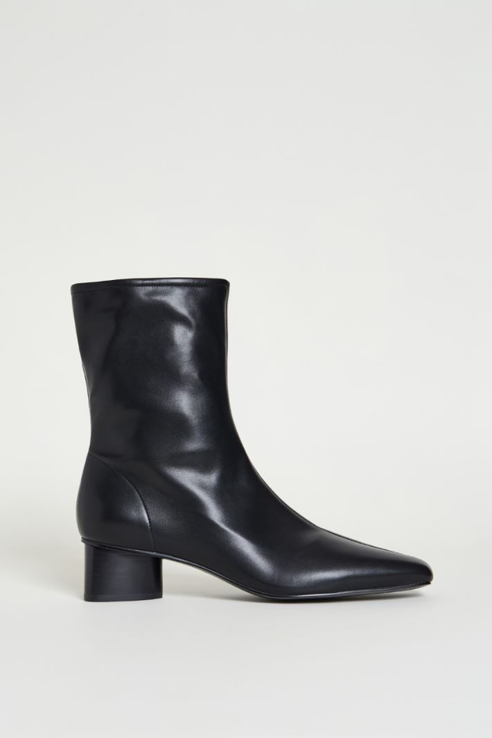 Stivaletti con tacco Intrend