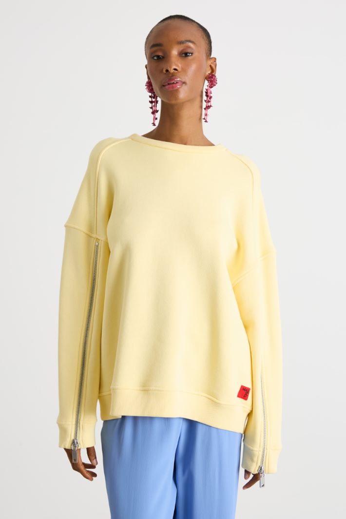 Zipped-sleeve oversized sweatshirt Intrend - 2
